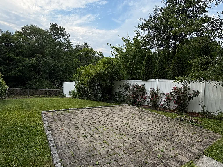 8 Nashua Rd — Photo 23
