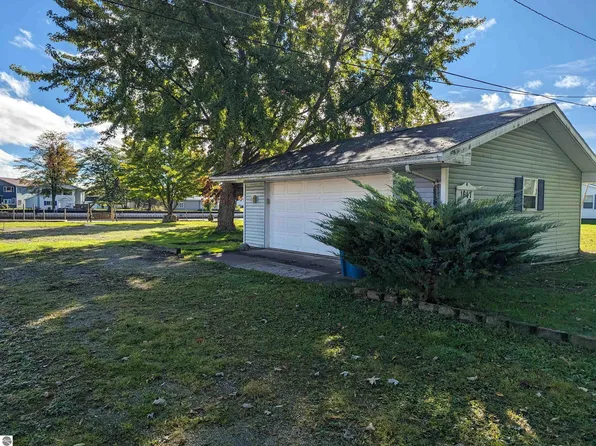 1647 Ken Dr, Au Gres, MI 48703