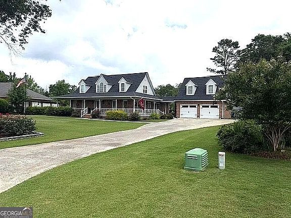 2nd image of 135 Meadow Lakes Blvd