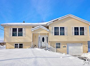 1203 Sycamore St, Lake In The Hills, IL 60156