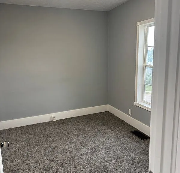 7722 Park Dr — Photo 6