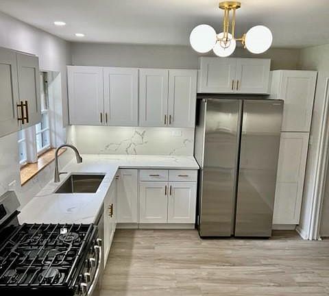 2nd image of 319 N Park Blvd