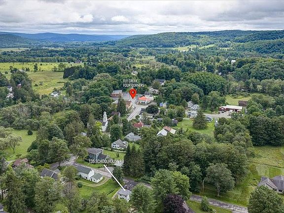 5th image of 135 Schoolhouse Rd