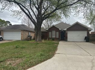 5716 Guadalupe Dr, Dickinson, TX 77539