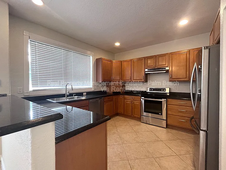 6786 Aliso Ave — Photo 9