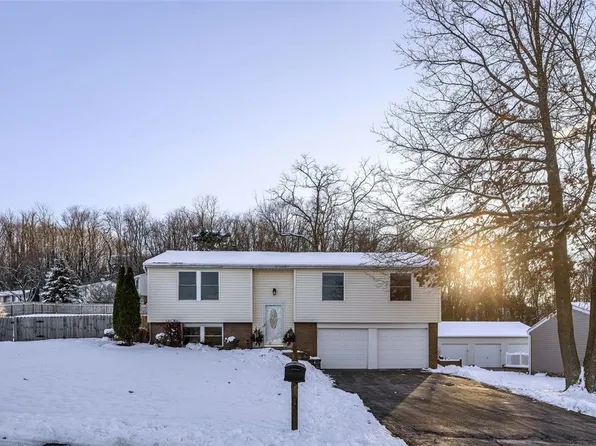 150 Willow Dr, Freedom, PA 15042