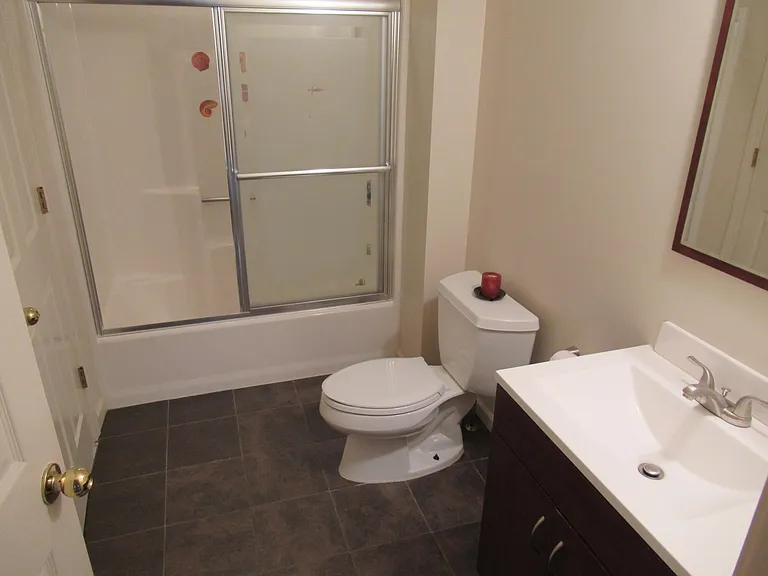100 Winterbourne Ln — Photo 21