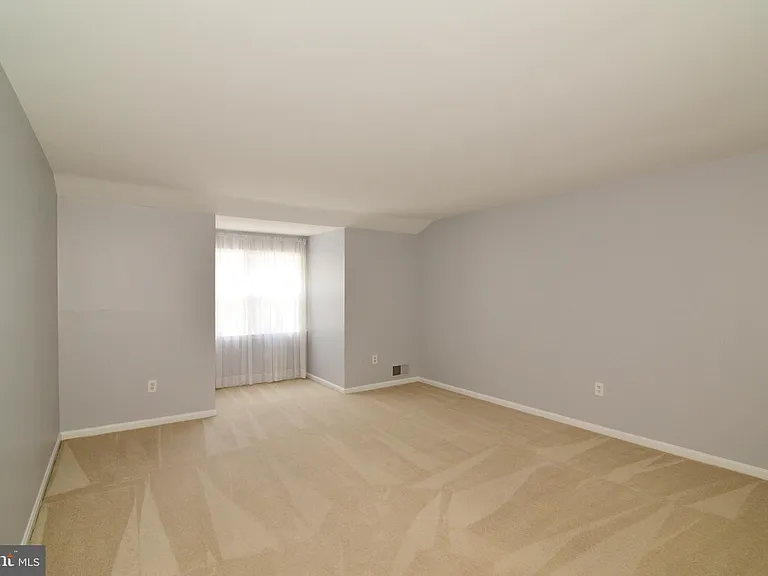 1317 Forestwood Dr — Photo 33