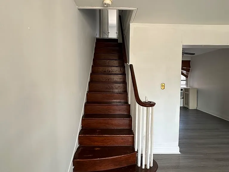 3404 Tyson Ave — Photo 6