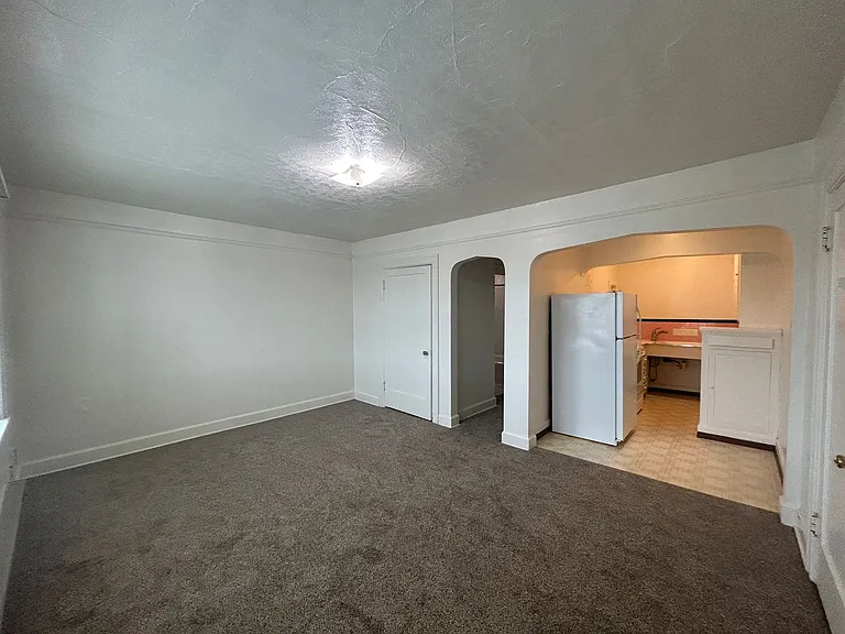 1225 Commerce Ave — Photo 2