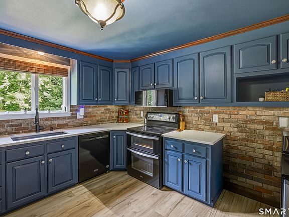 5th image of 28 Intervale Road