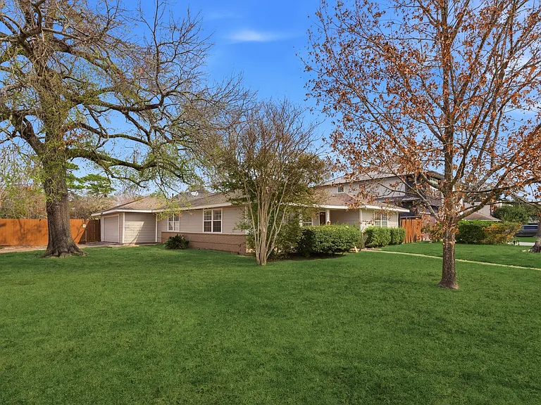 9638 Pine Lake Dr — Photo 12