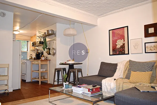 Rented by RES New York | media 16