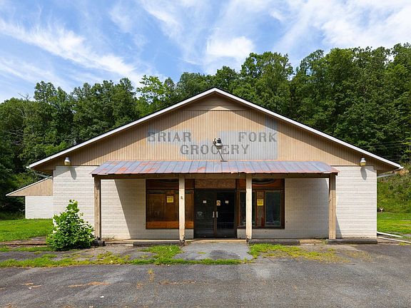 4th image of 4952 Irish Rd