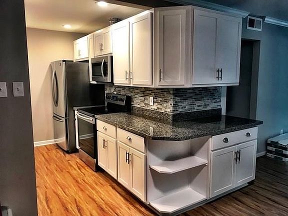 5th image of 7555 Katy Fwy APT 165