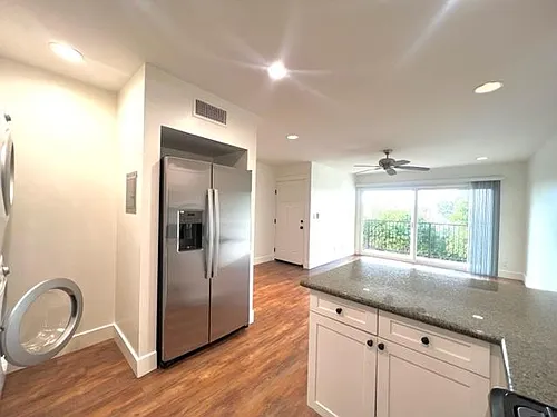 3606 State St #11 Photo 1
