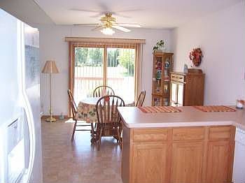 4th image of 136 Emerald Ln