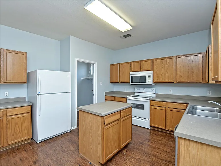 303 Banner Ave — Photo 10