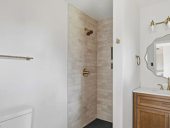 5th image of 102 Scuppernong Ct #102