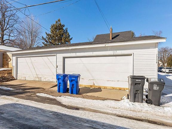 Back of house - garage