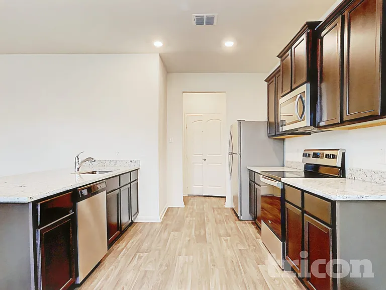 732 Shoal Crk — Photo 17