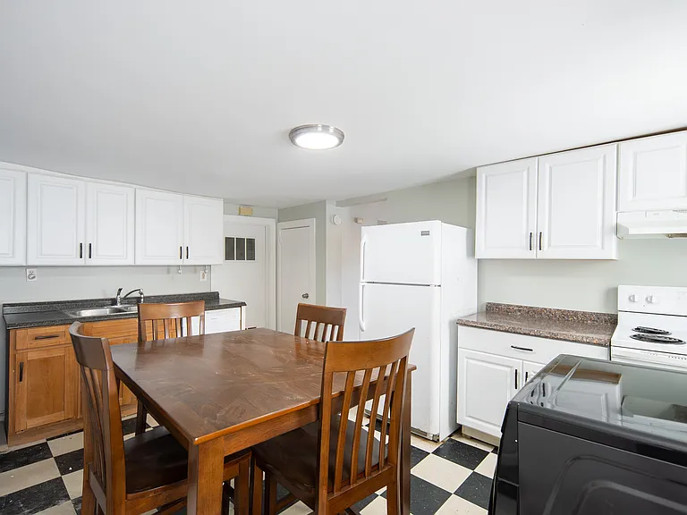 36 Farm St — Photo 3