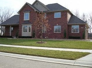 5288 Windmill Dr, Troy, MI