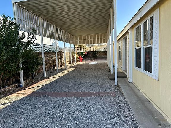 4th image of 13775 E 46th Dr