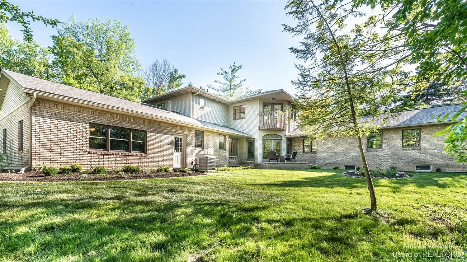 5305 Warren Rd photo 1