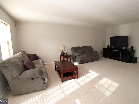 4th image of 113 Talleyrand Dr #4