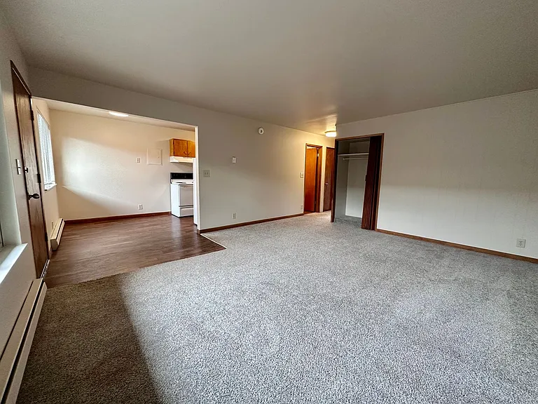 Welcome to Parkwood Apartments! — Photo 2