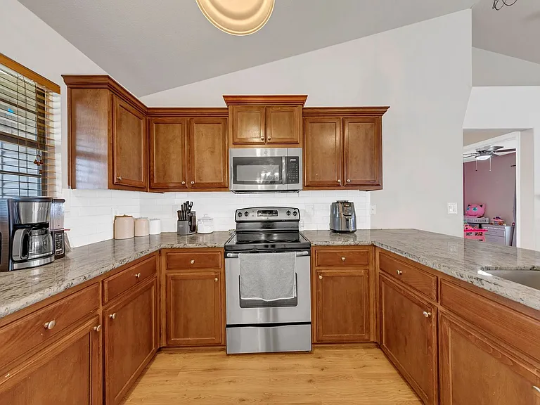 131 Bronze Cir — Photo 5