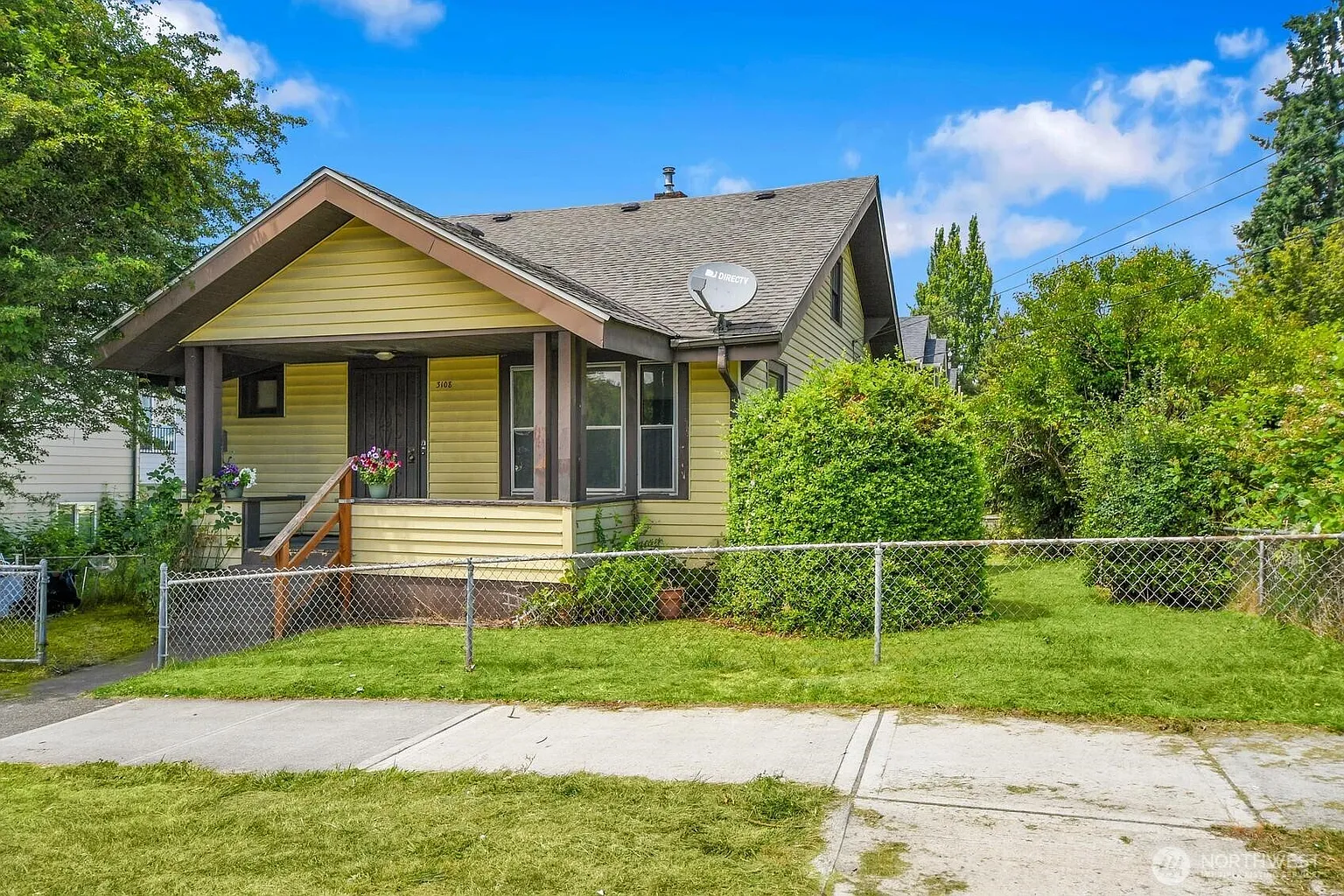 3108 S Walden Street photo 1