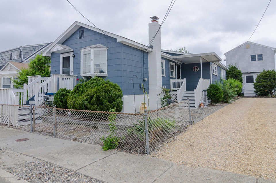 1st image of 250 Sherman Ave