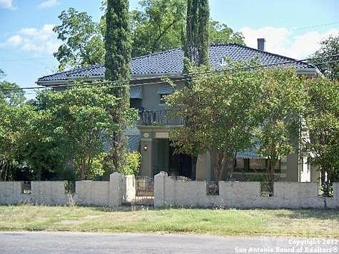 1st image of 902 W Magnolia Ave