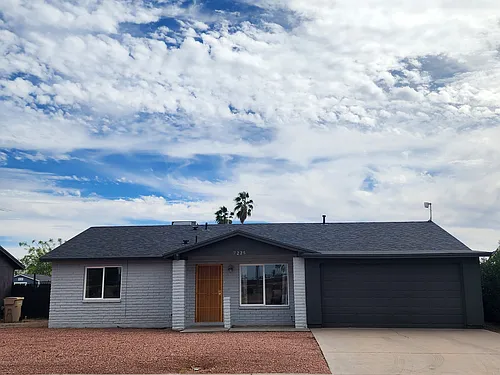 7225 W Cheryl Dr Photo 1