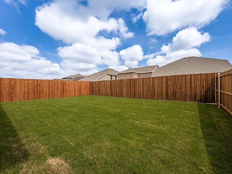 525 Cherry Ln — Photo 26