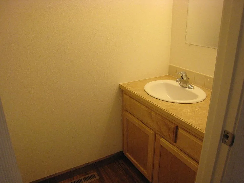 Prineville City Townhomes — Photo 4