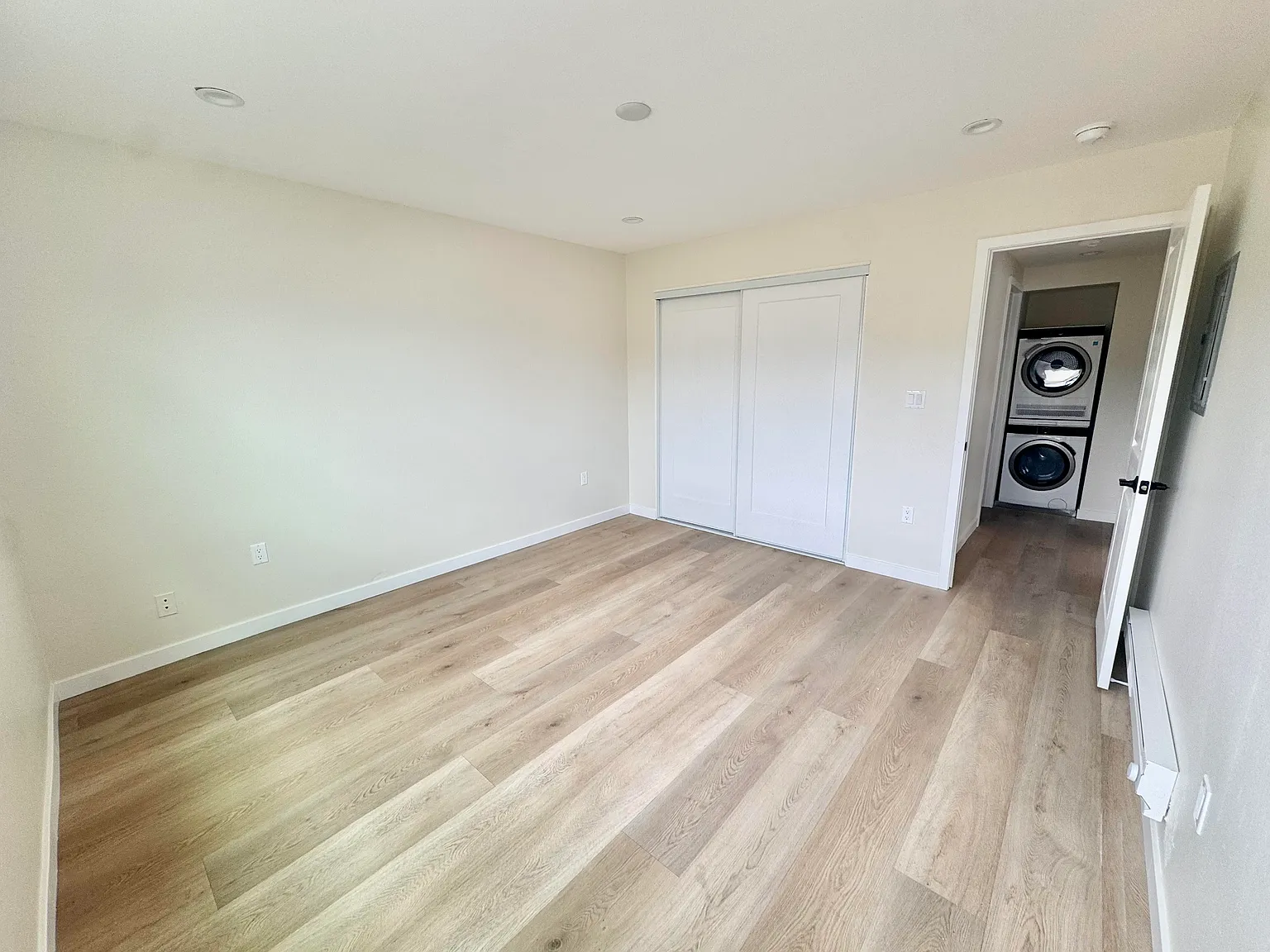 1 bed, 700 sqft, $2,768 — Photo 4