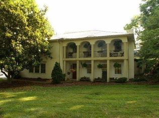 7512 Ledgerwood Rd, Knoxville, TN 37938