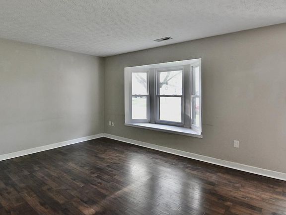 2nd image of 7543 Gordon Cir