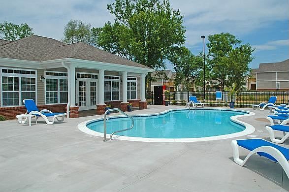 pool&clubhouse