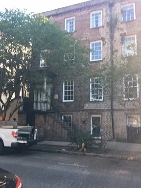 118 E Harris St — Photo 1