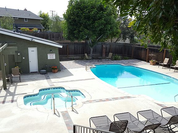3rd image of 387 Sunrise Cir