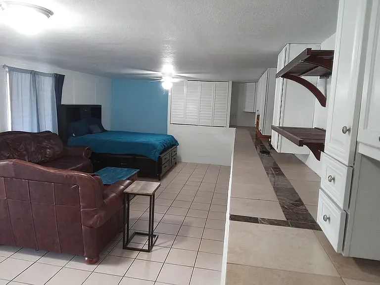 1 bed, 800 sqft, $1,100 — Photo 2