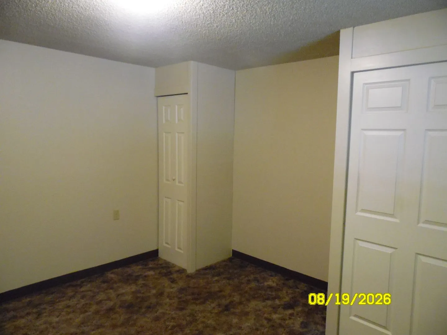 144 - Johnston Manor — Photo 4