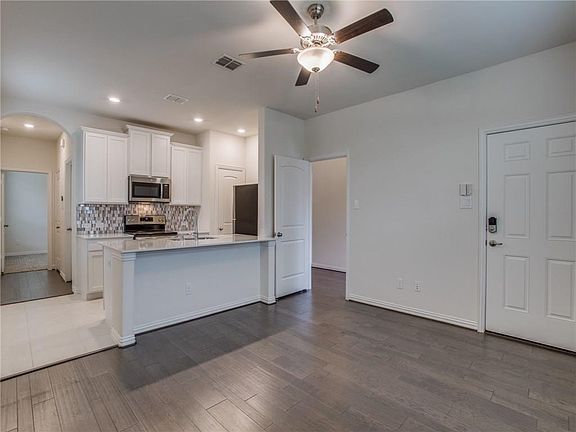 3rd image of 2723 Salt Creek Way