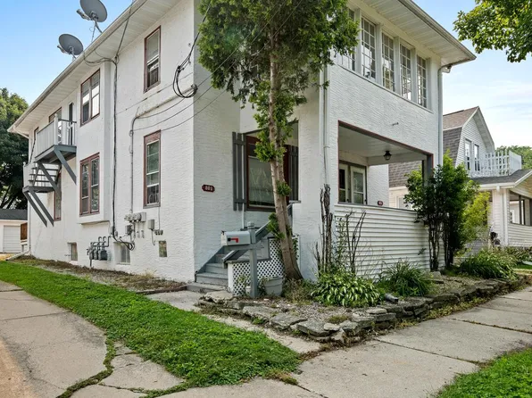 869 Division STREET, Green Bay, WI 54303