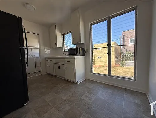 1258 N Virgil Ave #5 — Photo 2