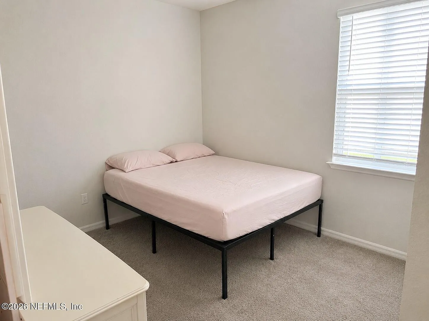 4 bed, 3.0 bath, 2078 sqft, $850 — Photo 1